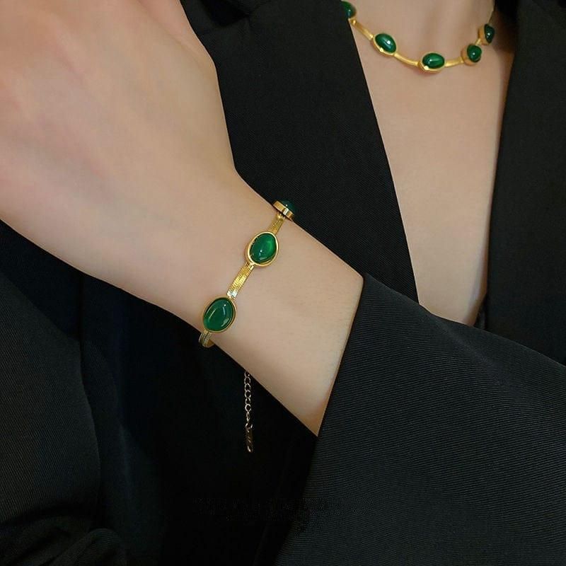 Emerald Glow Jewelry Set